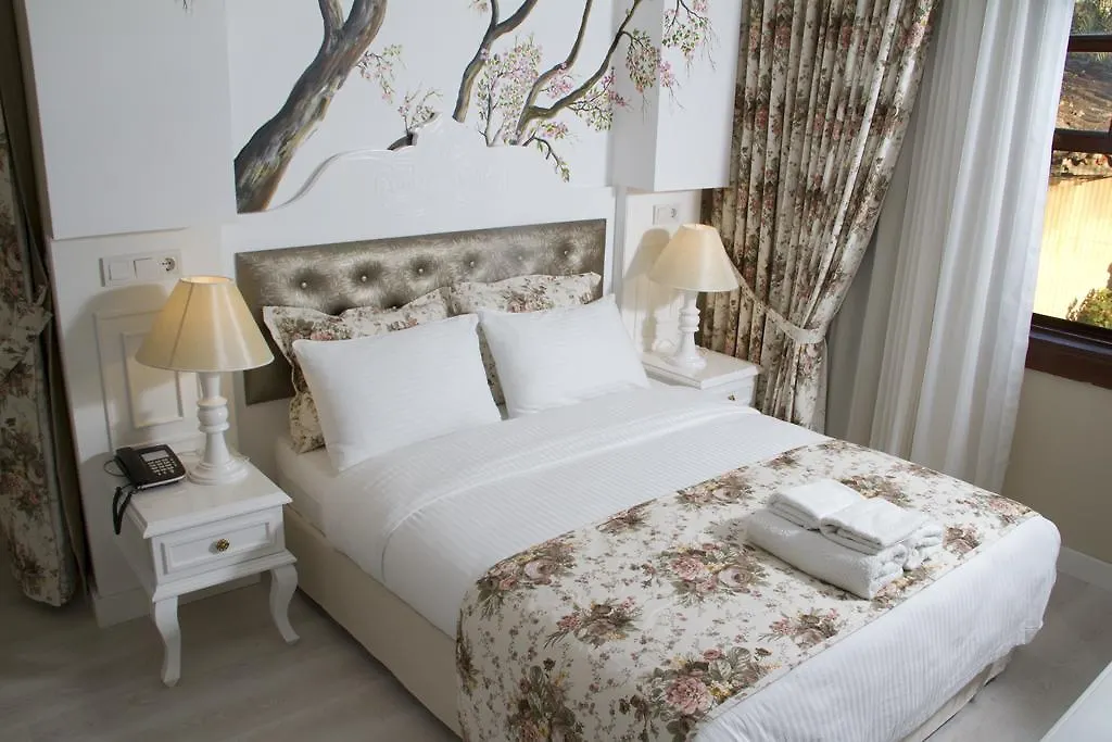 Kaleici Ozkavak Hotel Antalya 2*,